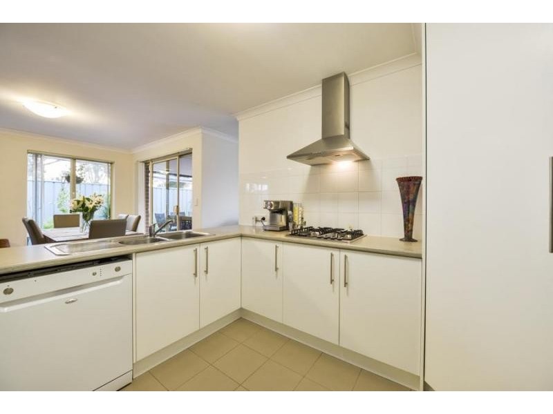 2 Wannell Street, Queens Park WA 6107