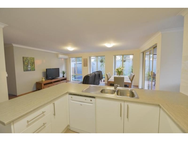 2 Wannell Street, Queens Park WA 6107