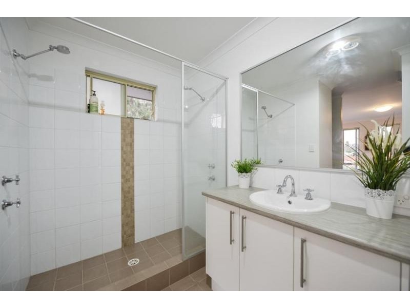 2 Wannell Street, Queens Park WA 6107