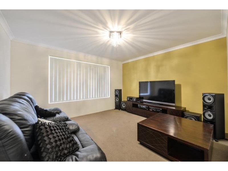 2 Wannell Street, Queens Park WA 6107