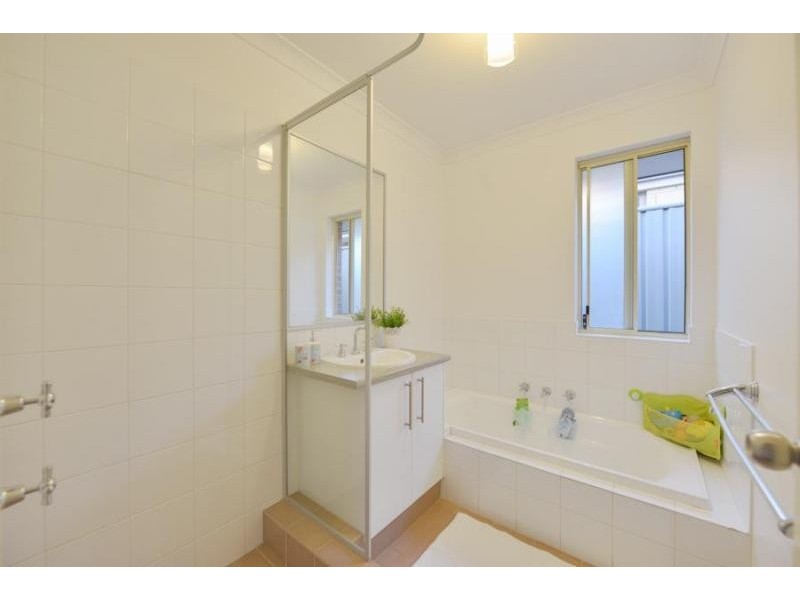 2 Wannell Street, Queens Park WA 6107