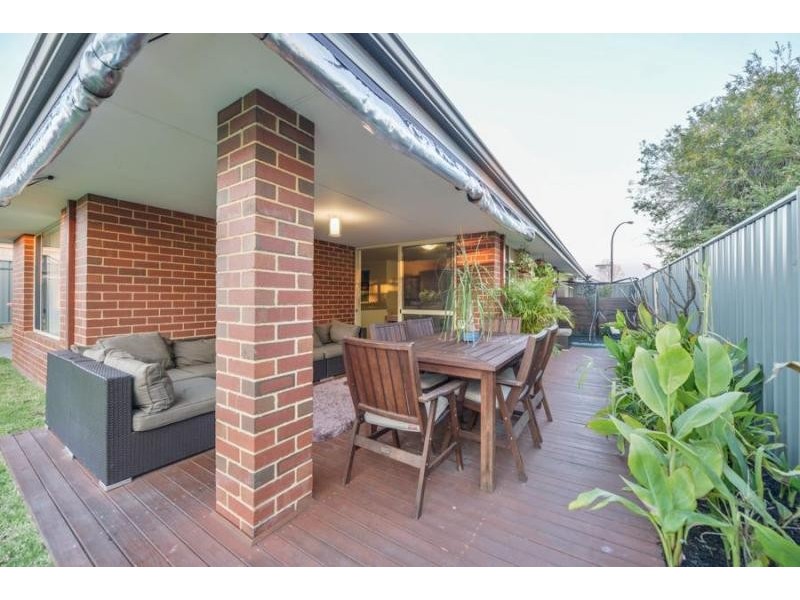 2 Wannell Street, Queens Park WA 6107