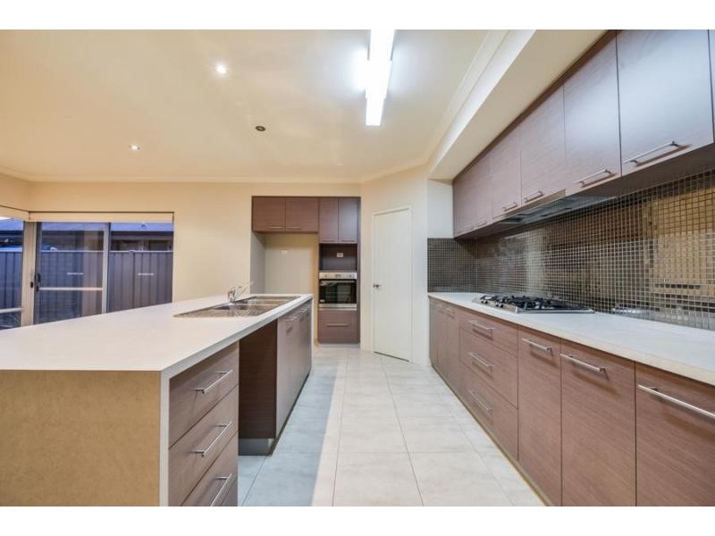 19 Ayer Road, Queens Park WA 6107