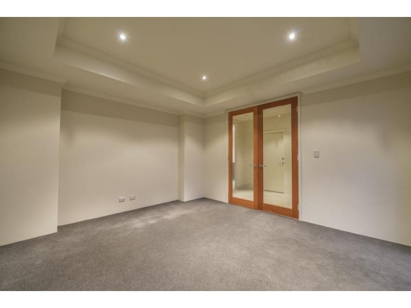 19 Ayer Road, Queens Park WA 6107