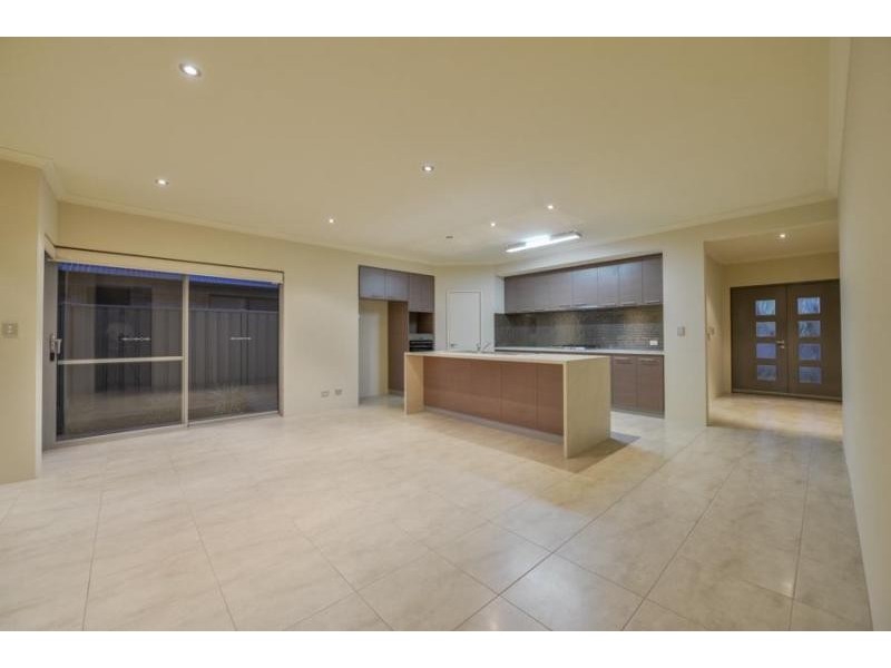 19 Ayer Road, Queens Park WA 6107