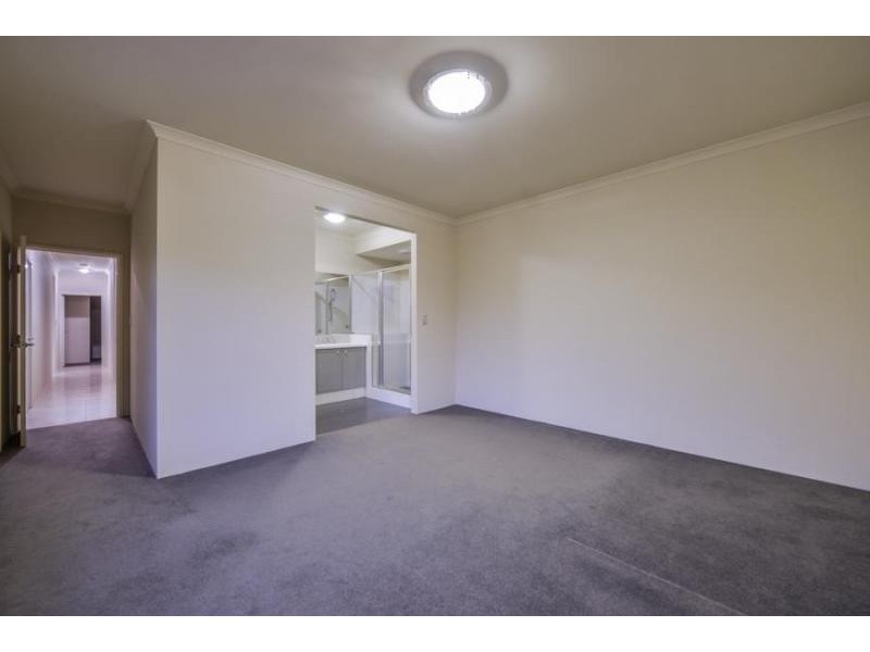 19 Ayer Road, Queens Park WA 6107