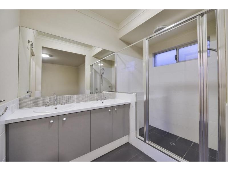 19 Ayer Road, Queens Park WA 6107