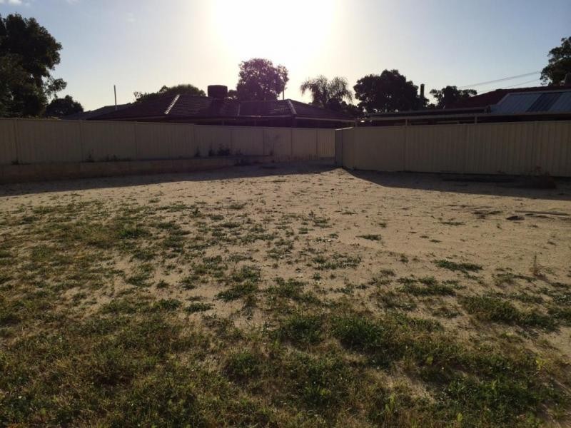 35b Saturn Road, Beckenham WA 6107