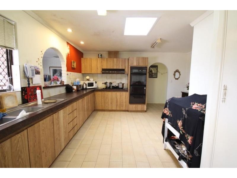 27 Stephen Street, Queens Park WA 6107