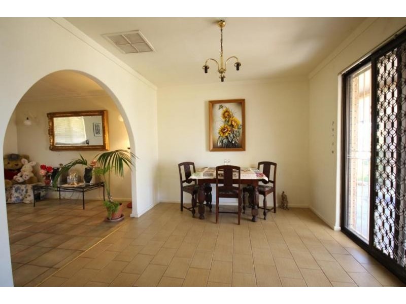 27 Stephen Street, Queens Park WA 6107