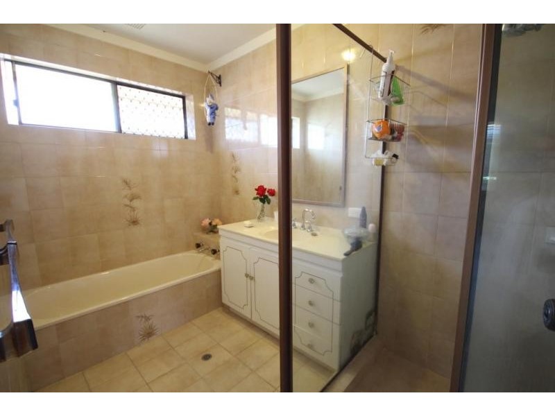 27 Stephen Street, Queens Park WA 6107