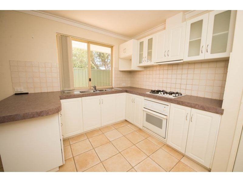 7/2a Isobel Street, Bentley WA 6102