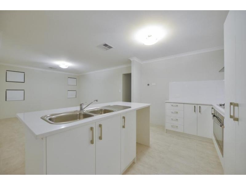 6 Maya Crescent, Forrestfield WA 6058