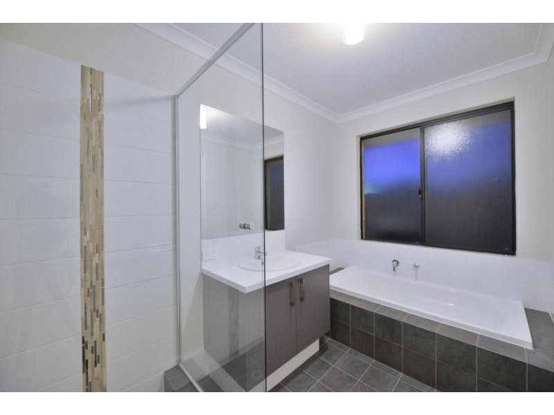 6 Maya Crescent, Forrestfield WA 6058