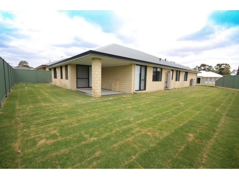 6 Maya Crescent, Forrestfield WA 6058