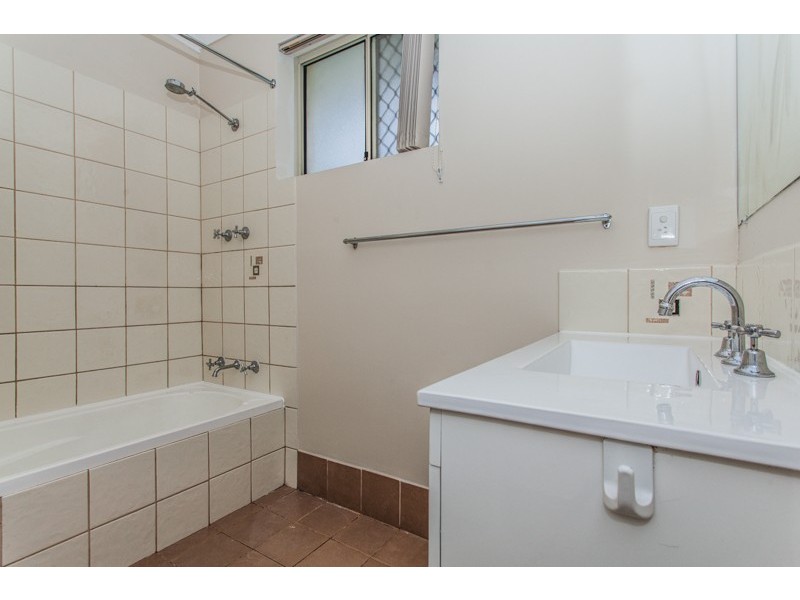 10 Crossford Street, Thornlie WA 6108