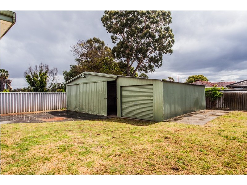 10 Crossford Street, Thornlie WA 6108