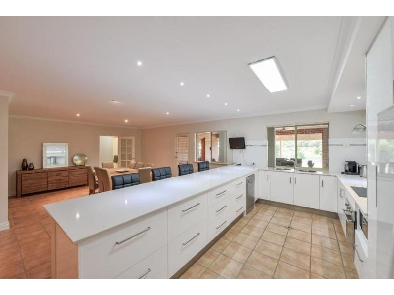 70 Dale Place, Orange Grove WA 6109