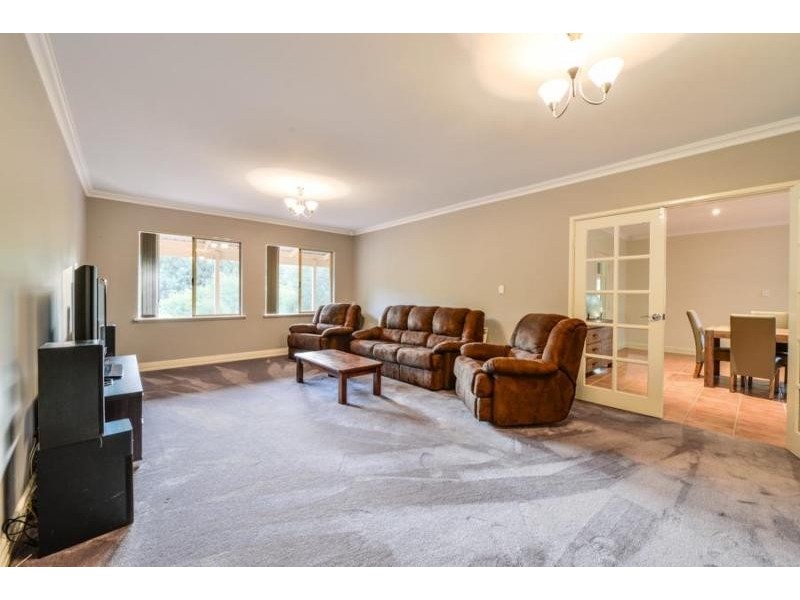 70 Dale Place, Orange Grove WA 6109