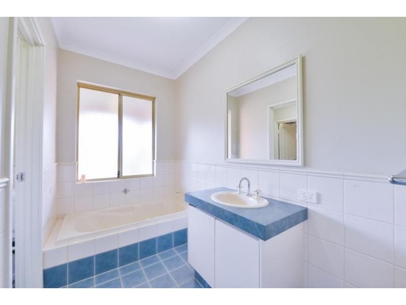 70 Dale Place, Orange Grove WA 6109