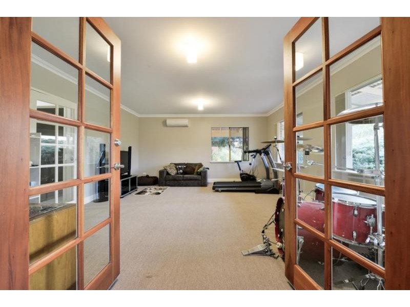 70 Dale Place, Orange Grove WA 6109