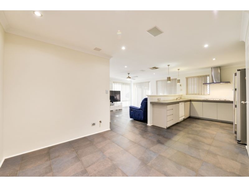 8 Quondong Close, Kenwick WA 6107