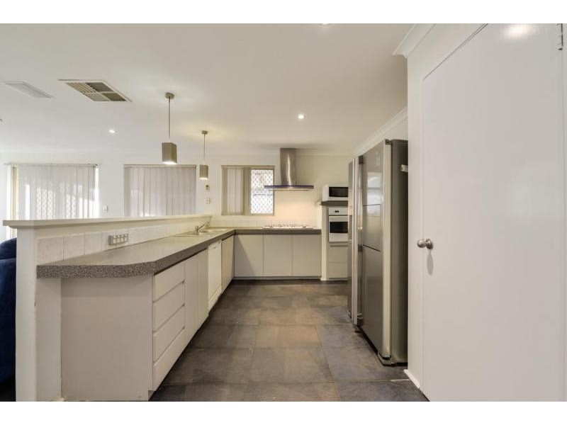 8 Quondong Close, Kenwick WA 6107