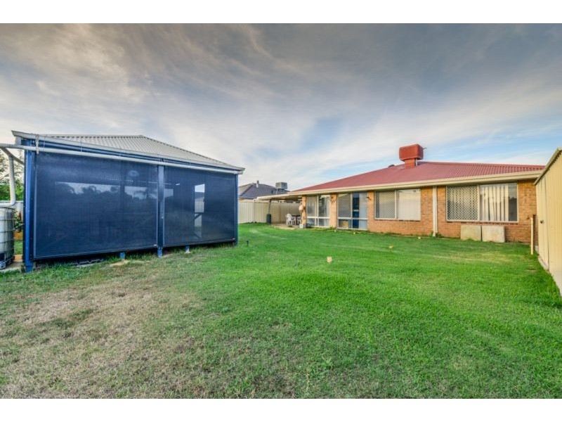 8 Quondong Close, Kenwick WA 6107