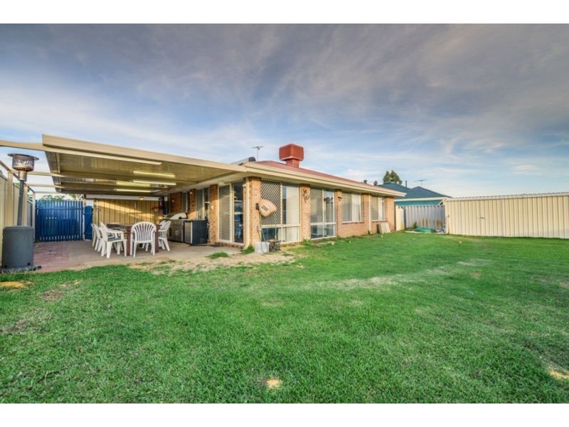 8 Quondong Close, Kenwick WA 6107