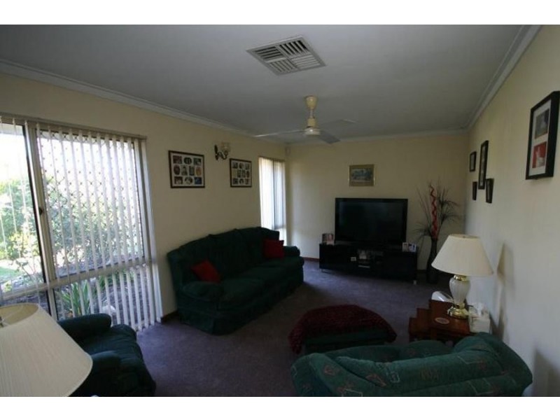 45 Lunar Way, Beckenham WA 6107