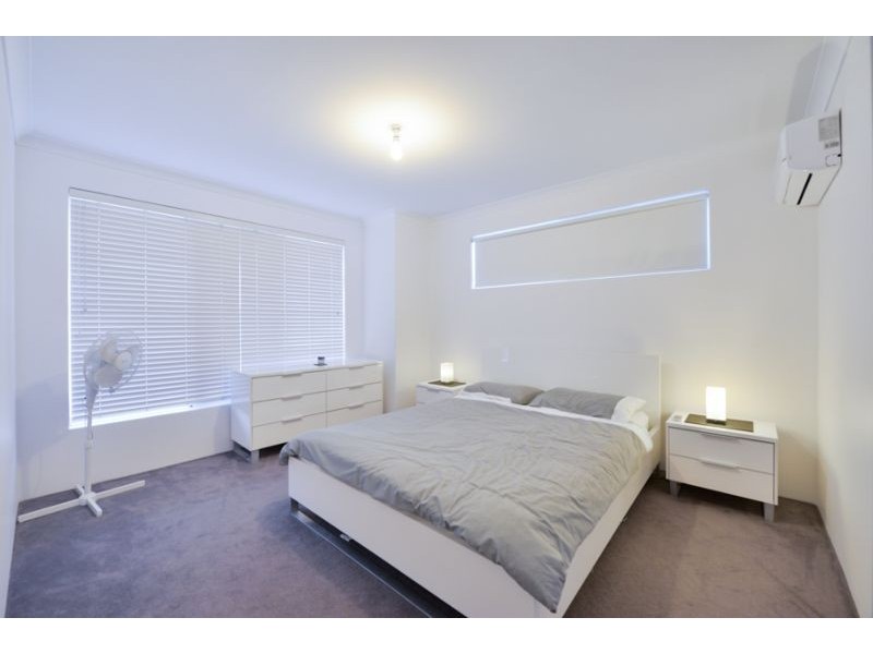 2 Serisier Parkway, Queens Park WA 6107