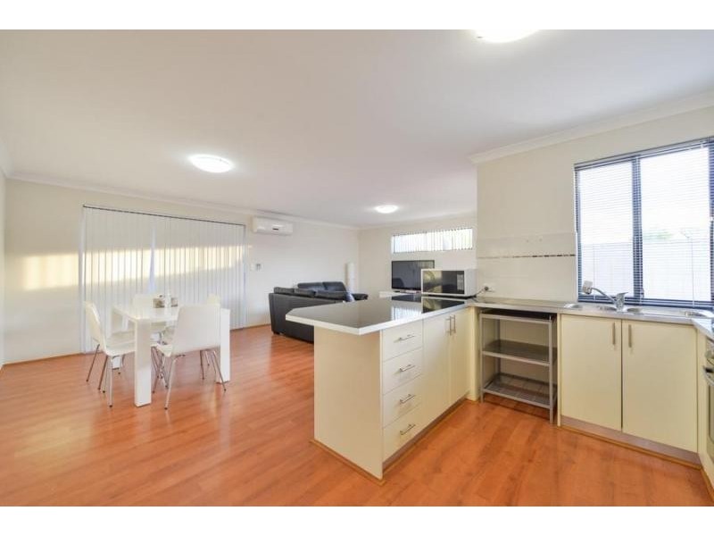 2/26 Prince Street, Queens Park WA 6107