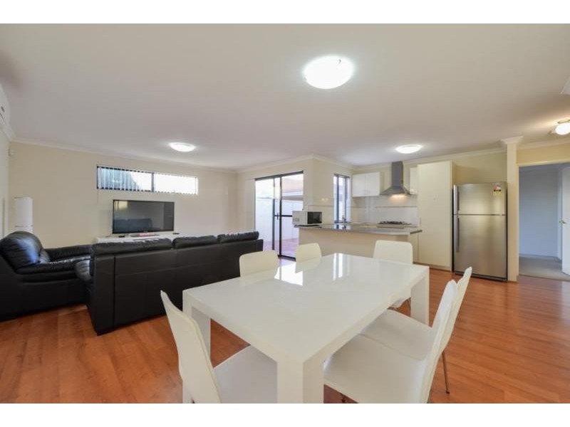 2/26 Prince Street, Queens Park WA 6107