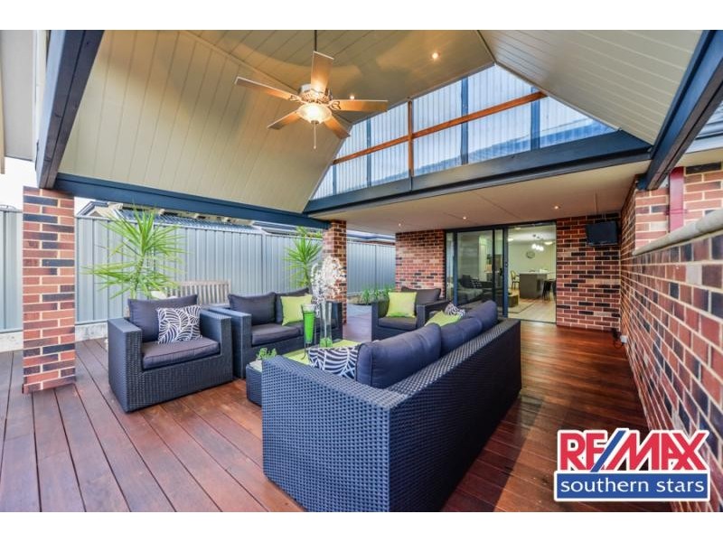 31 Serisier Parkway, Queens Park WA 6107