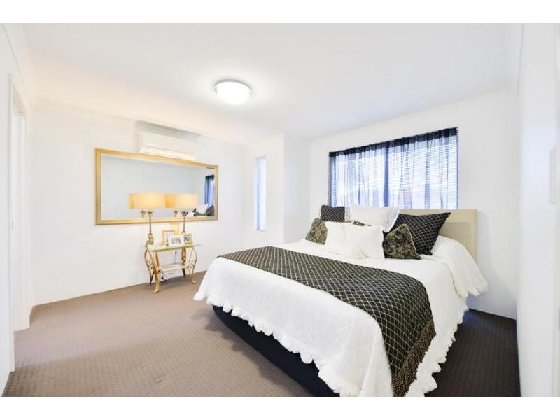 31 Serisier Parkway, Queens Park WA 6107