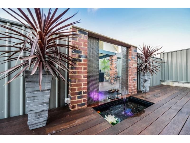 31 Serisier Parkway, Queens Park WA 6107