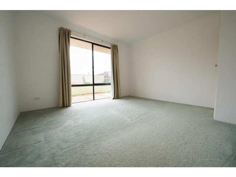 19 Carnegie Parade, Success WA 6164