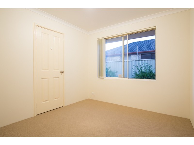 5 Darter Place, Queens Park WA 6107