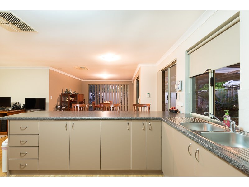 4/48 Thomas Street, Queens Park WA 6107