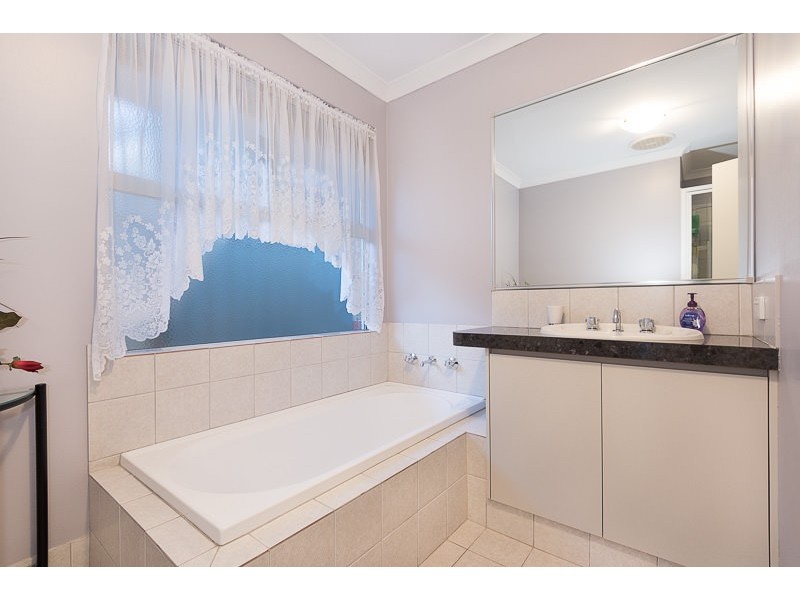 4/48 Thomas Street, Queens Park WA 6107