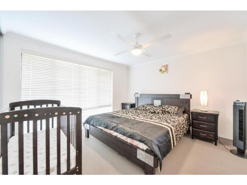 101 Sheffield Rd, Wattle Grove WA 6107