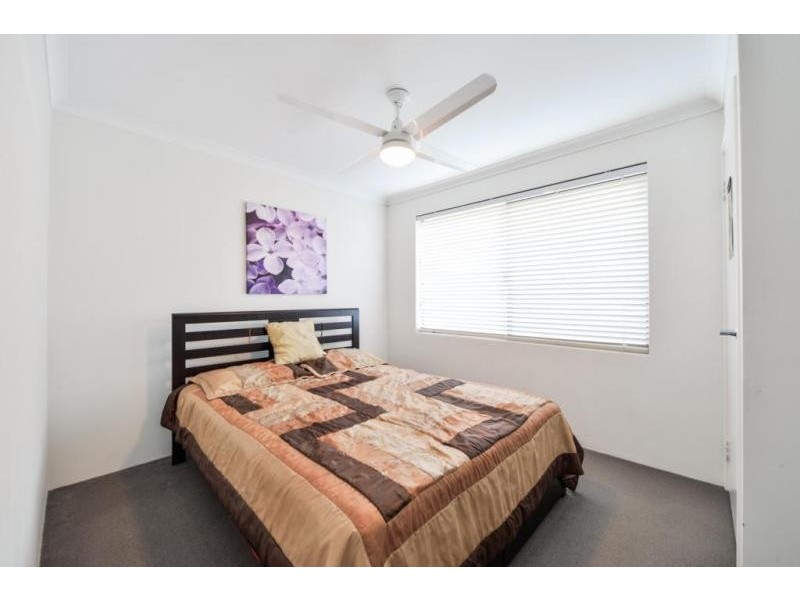 101 Sheffield Rd, Wattle Grove WA 6107