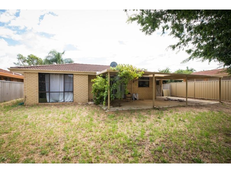 25 Mcgrath Place, Seville Grove WA 6112