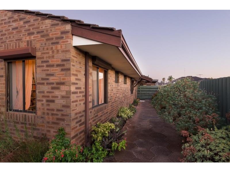 10 Yallup Place, Cannington WA 6107