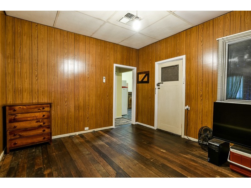 42 Derisleigh Street, Cannington WA 6107