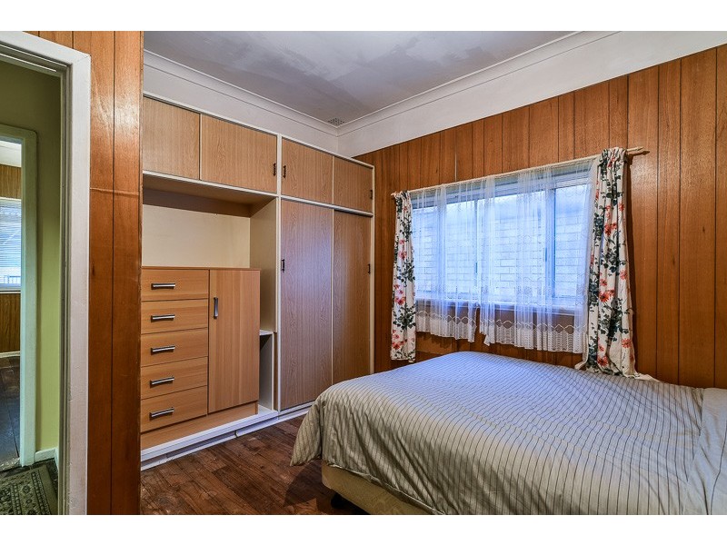 42 Derisleigh Street, Cannington WA 6107