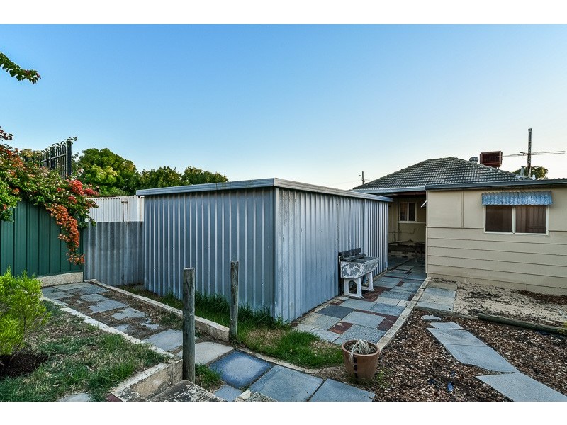 42 Derisleigh Street, Cannington WA 6107