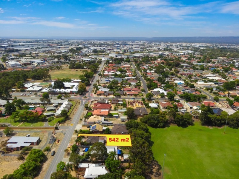 2/183 Treasure Road, Queens Park WA 6107