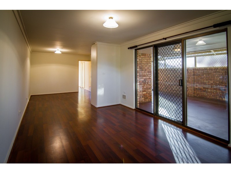 42 Dealy Close, Cannington WA 6107