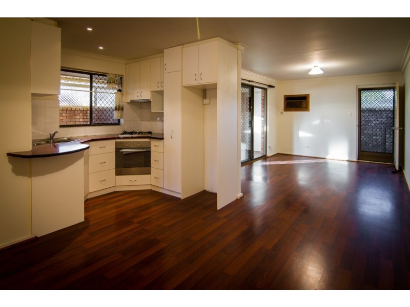 42 Dealy Close, Cannington WA 6107